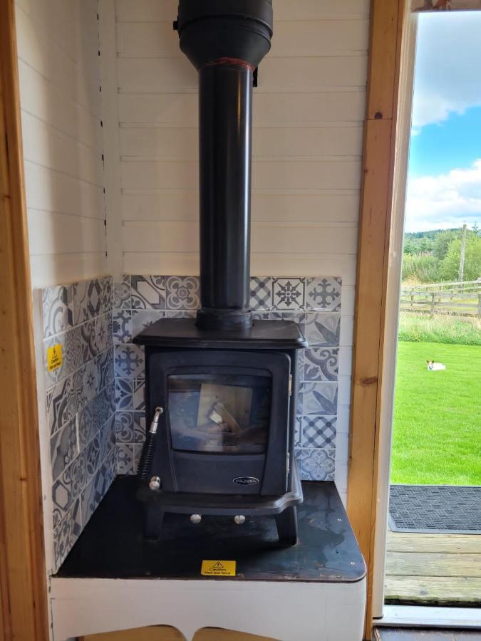 The Shepherds Hut At Forestview Farm Greenisland エクステリア 写真