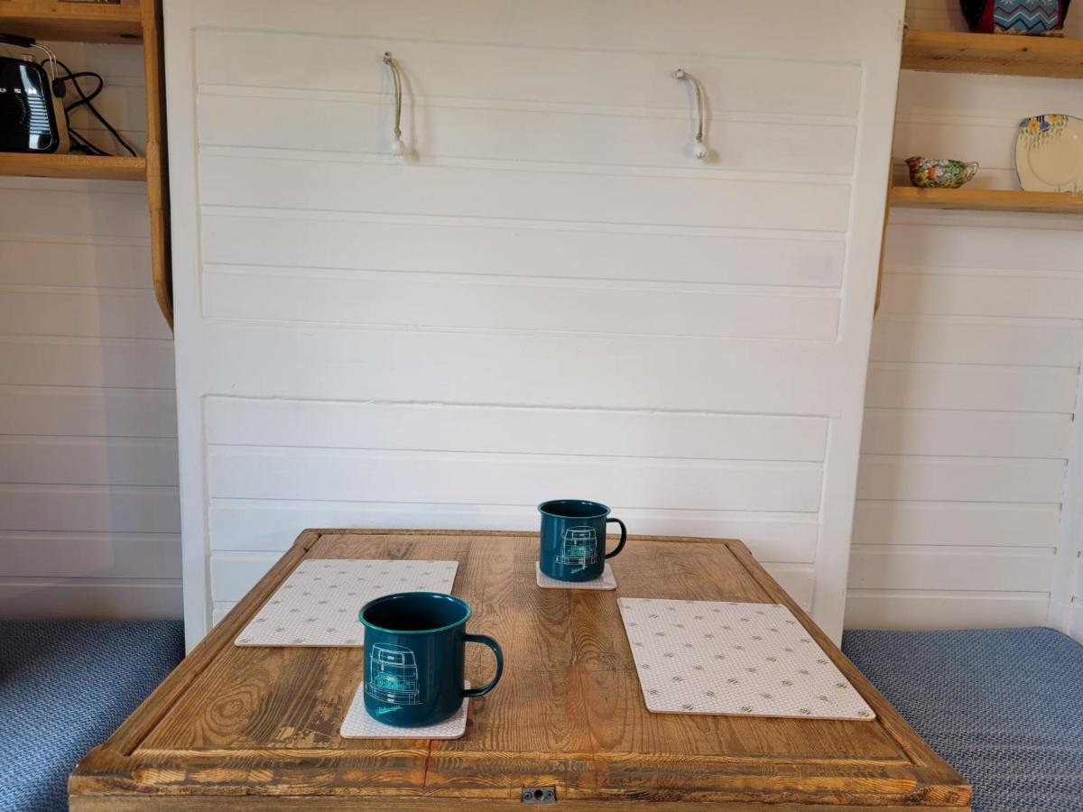 The Shepherds Hut At Forestview Farm Greenisland エクステリア 写真