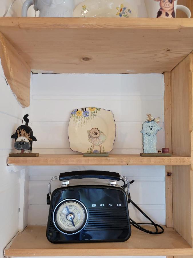 The Shepherds Hut At Forestview Farm Greenisland エクステリア 写真